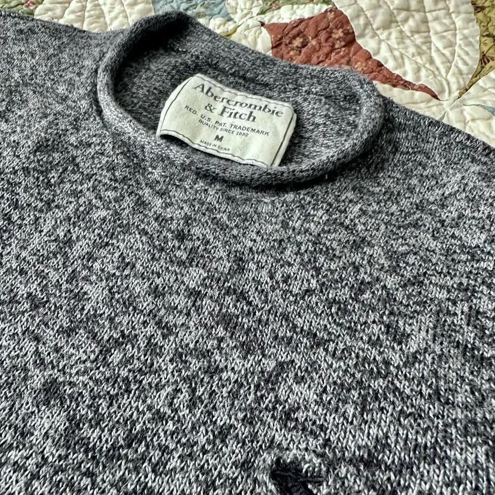 Vintage Y2K gray Abercrombie and Fitch roll neck sweater